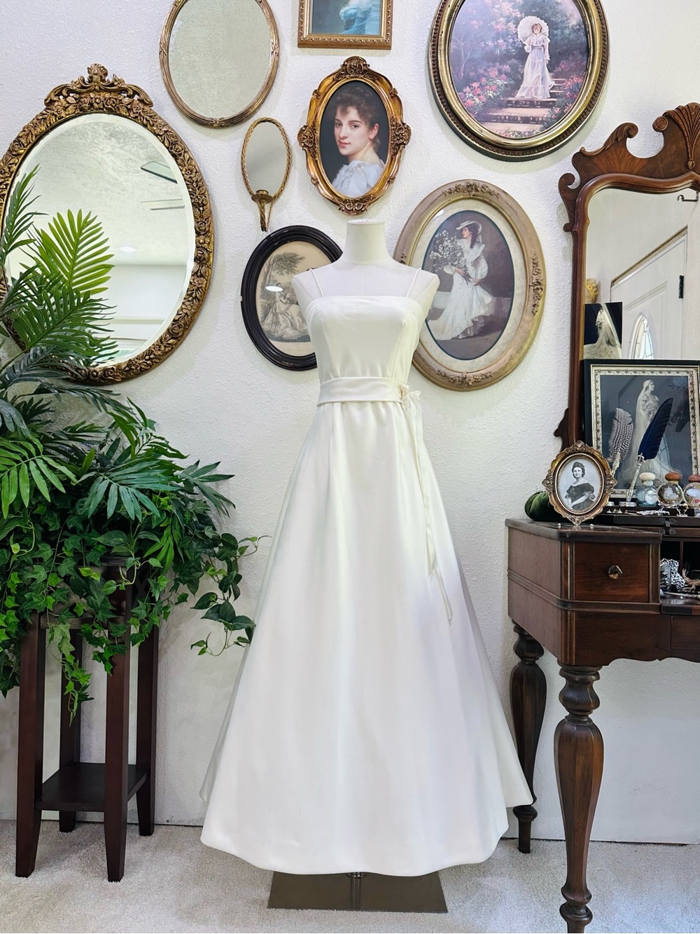 Elegant Ivory Satin A-Line Dress with Sash - Picture 15 of 16